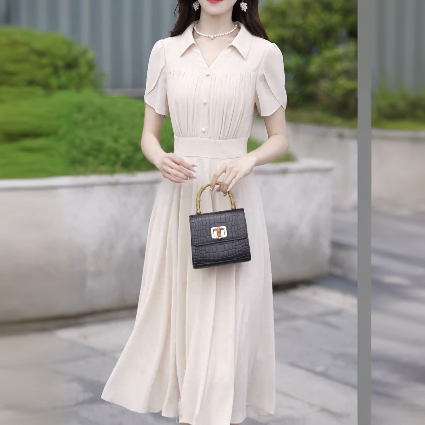 高端精致连衣裙2025新款女夏季新款高级感法式时尚中长款修身裙子