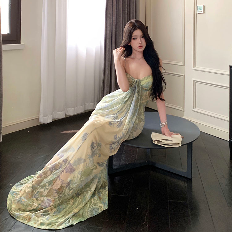 三亚海边度假绝美纯欲拖地长裙女法式绿色印花扎染抹胸吊带连衣裙