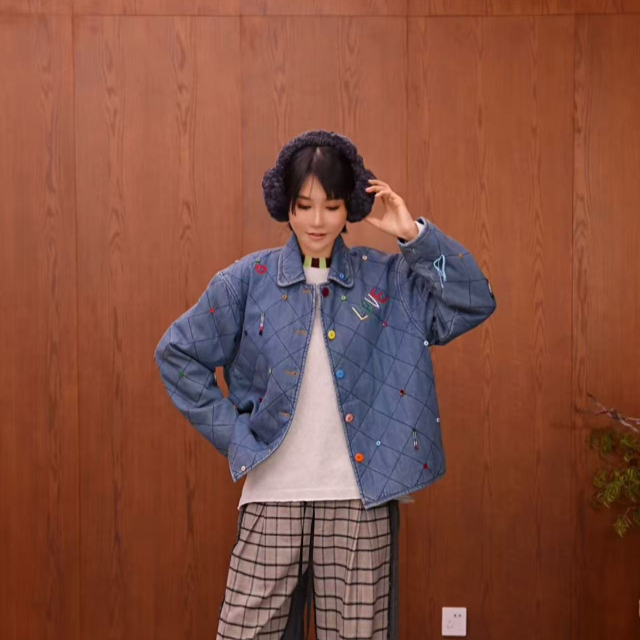 SHORT SENTENCE彩色线饰牛仔棉服