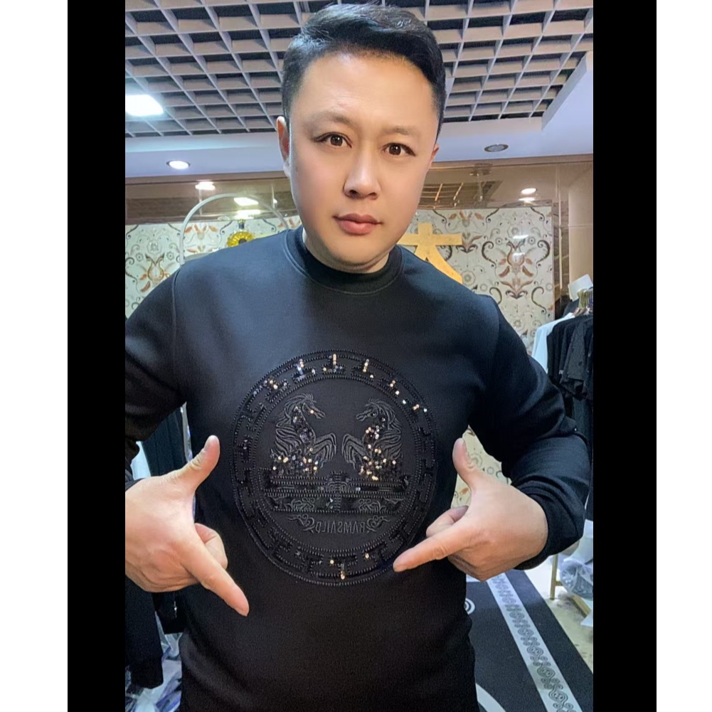 【大咖汇】马年新款男上衣修身双马休闲男装长袖秋季新款高档卫衣