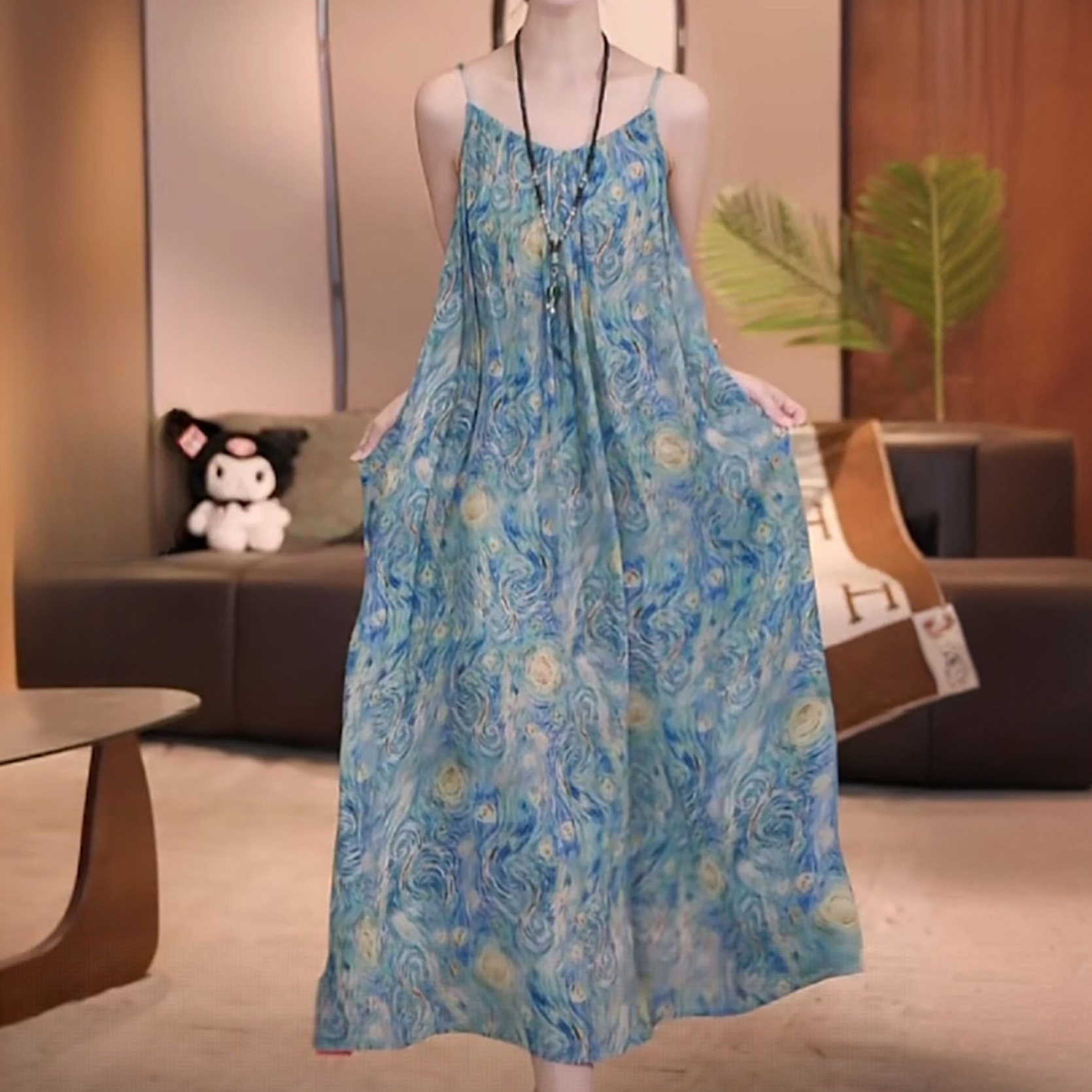 轻奢大牌度假风气质减龄碎花吊带连衣裙2025夏季新款宽松显瘦长裙