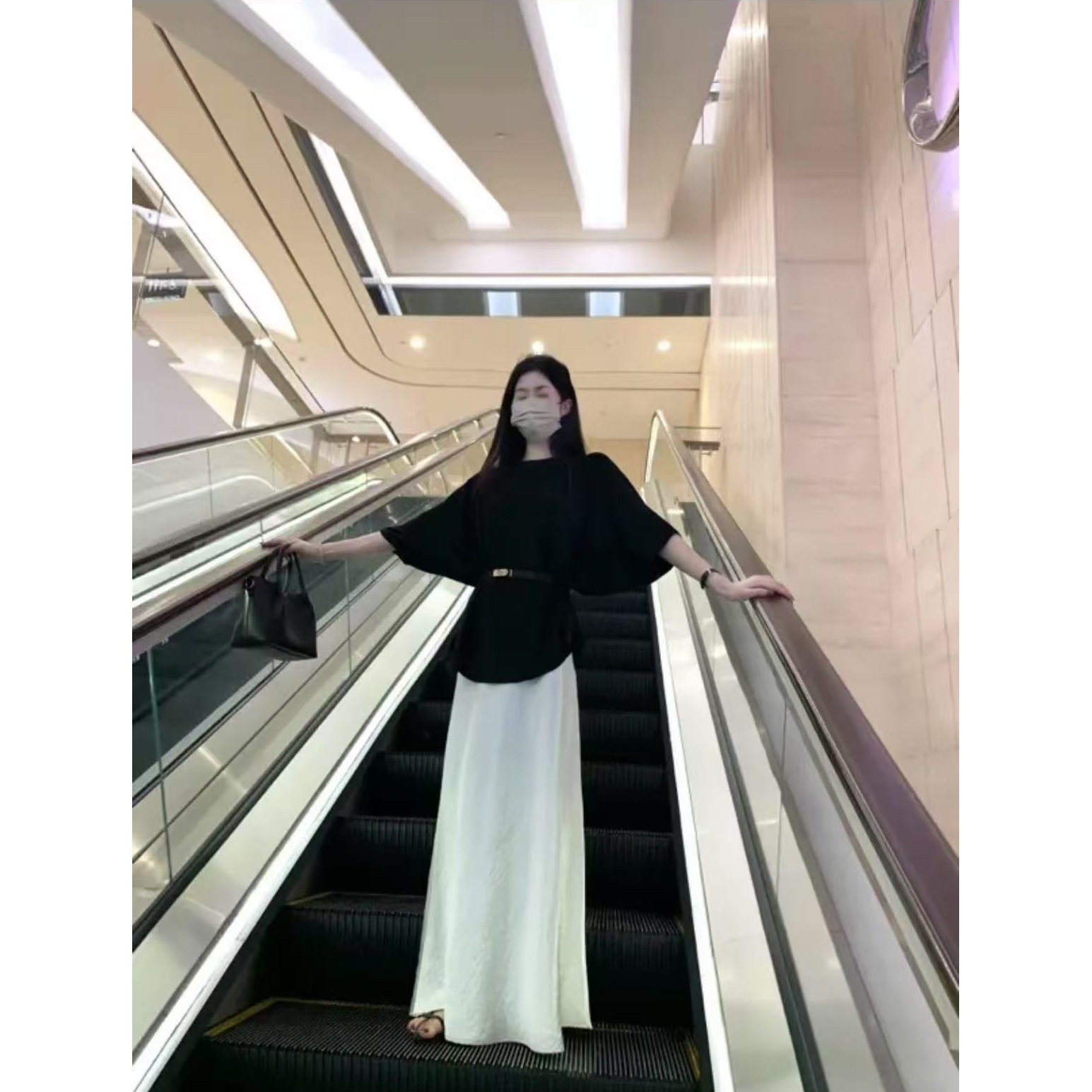 2025新款高级圆领冰丝老钱风宽松上衣+高腰侧开叉显瘦缎面半身裙