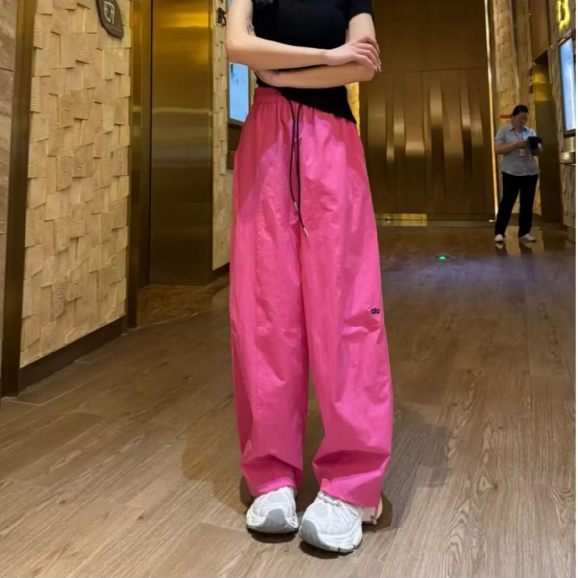 2511夏季新款高腰刺绣休闲裤裤子纯色松紧腰百搭时尚弯刀裤