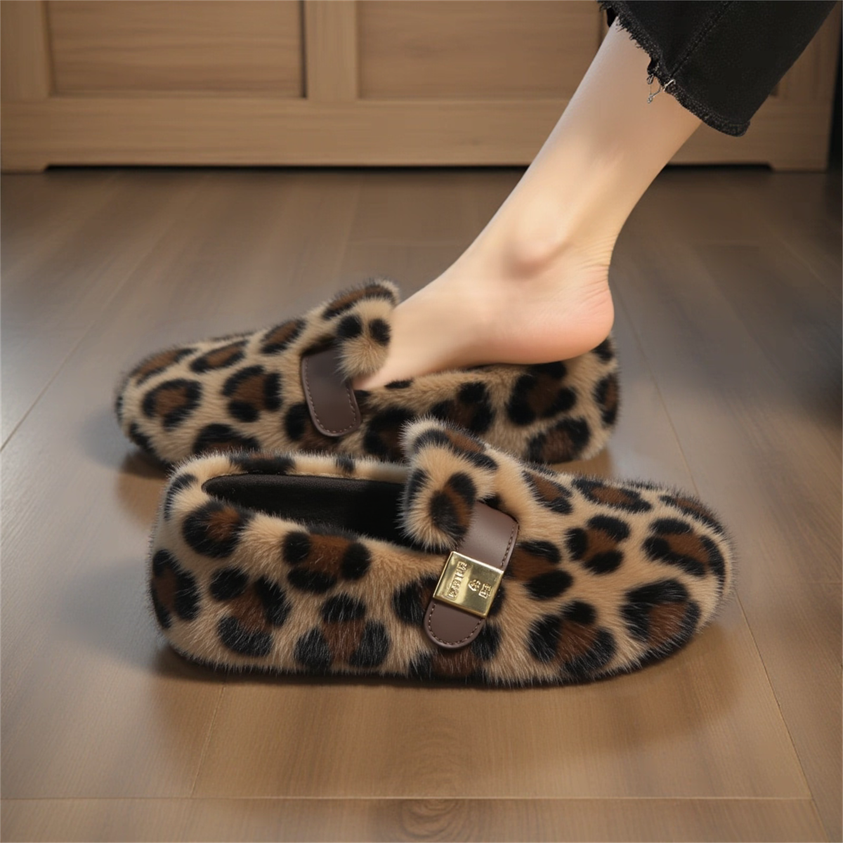 豹纹水貂绒毛毛鞋女外穿2025新款冬季平底防滑不累脚孕妇软底棉鞋
