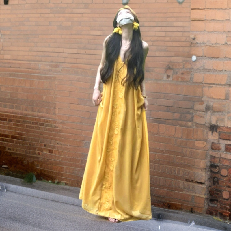 2025新款韩系松弛感黄色吊带连衣裙子女装夏季海边度假风沙滩长裙