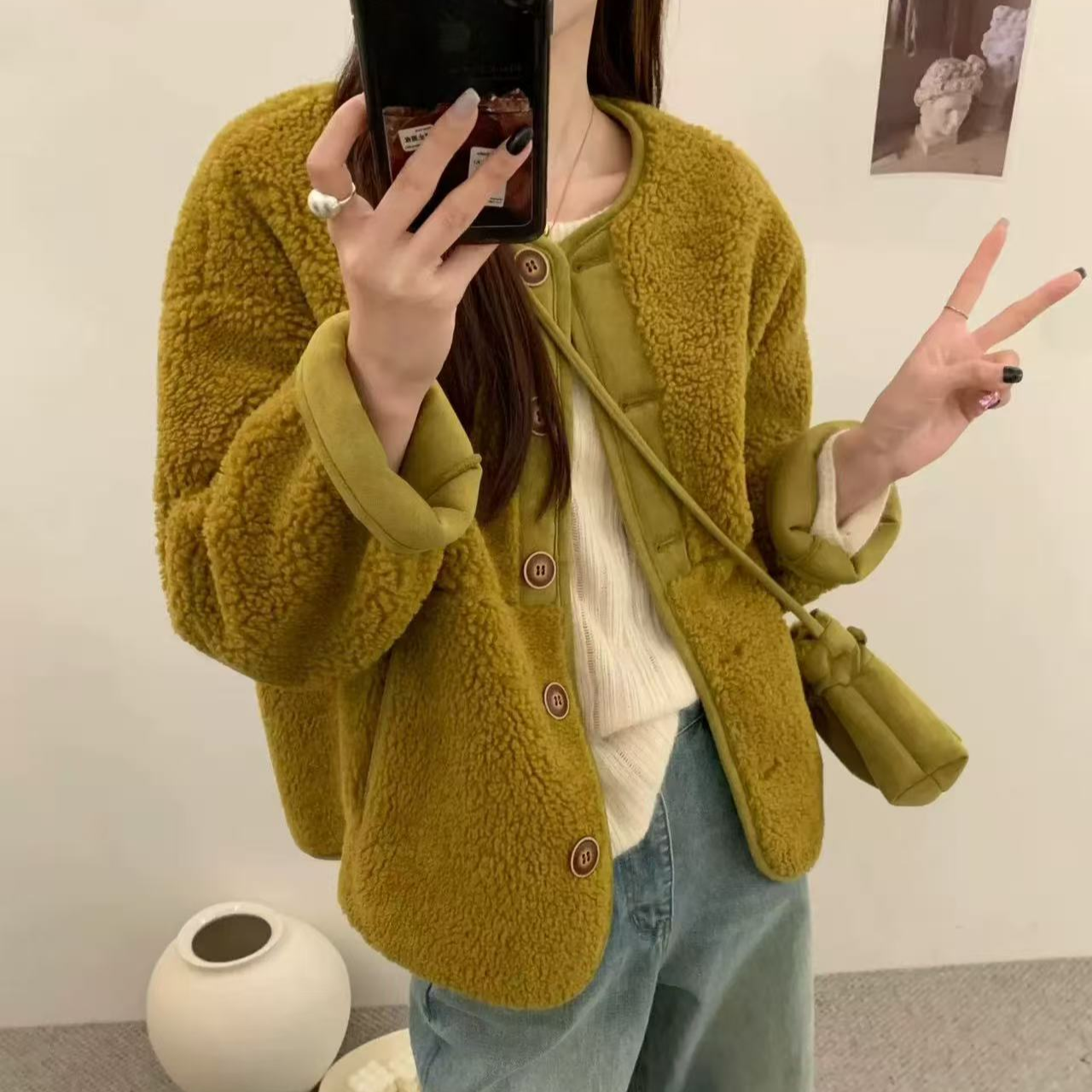 【新品优惠】2025新款秋香黄皮毛一体短外套女冬季高级感显白上衣