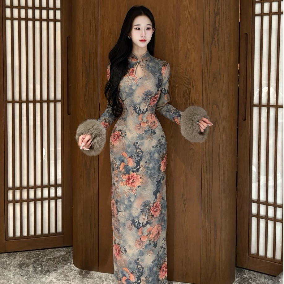 LHMknk1画报夫人原创秋冬厚款烫金针织提花水滴领旗袍 为君笑长袖