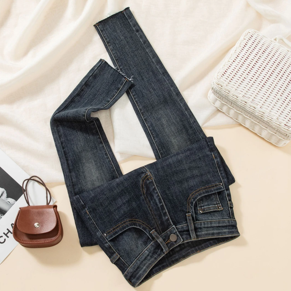 复古辣妹显瘦铅笔牛仔裤女2025冬季新款高腰显瘦百搭遮胯直筒裤子