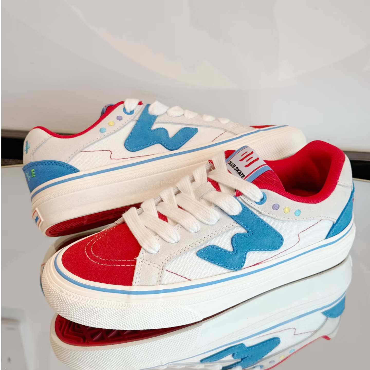 顽刻ollieskate红白蓝拼色春季校园风翻毛皮拼接男女国潮滑板鞋