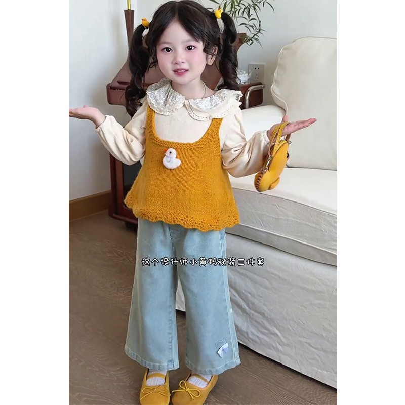 女童秋季可爱套装2025新款宝宝针织马甲娃娃领衬衫牛仔裤三件套潮