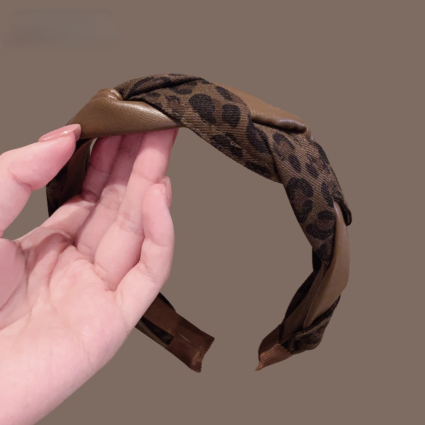 复古2025新款顶压发编织发箍女感头箍高颅秋冬洗脸发捆卡百搭豹纹