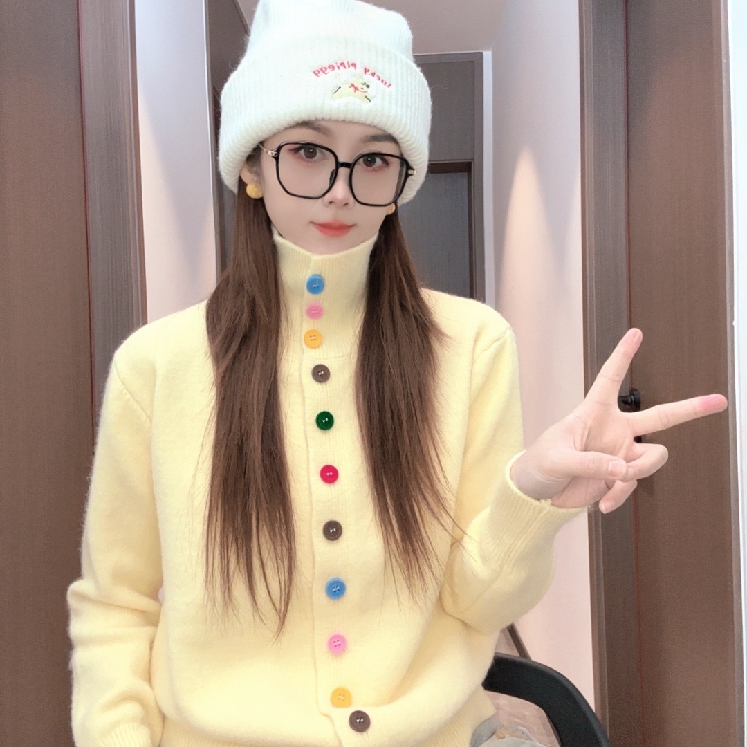 秋冬设计感韩系慵懒软糯毛衣女玫粉甜美温柔风彩扣半高领针织衫女