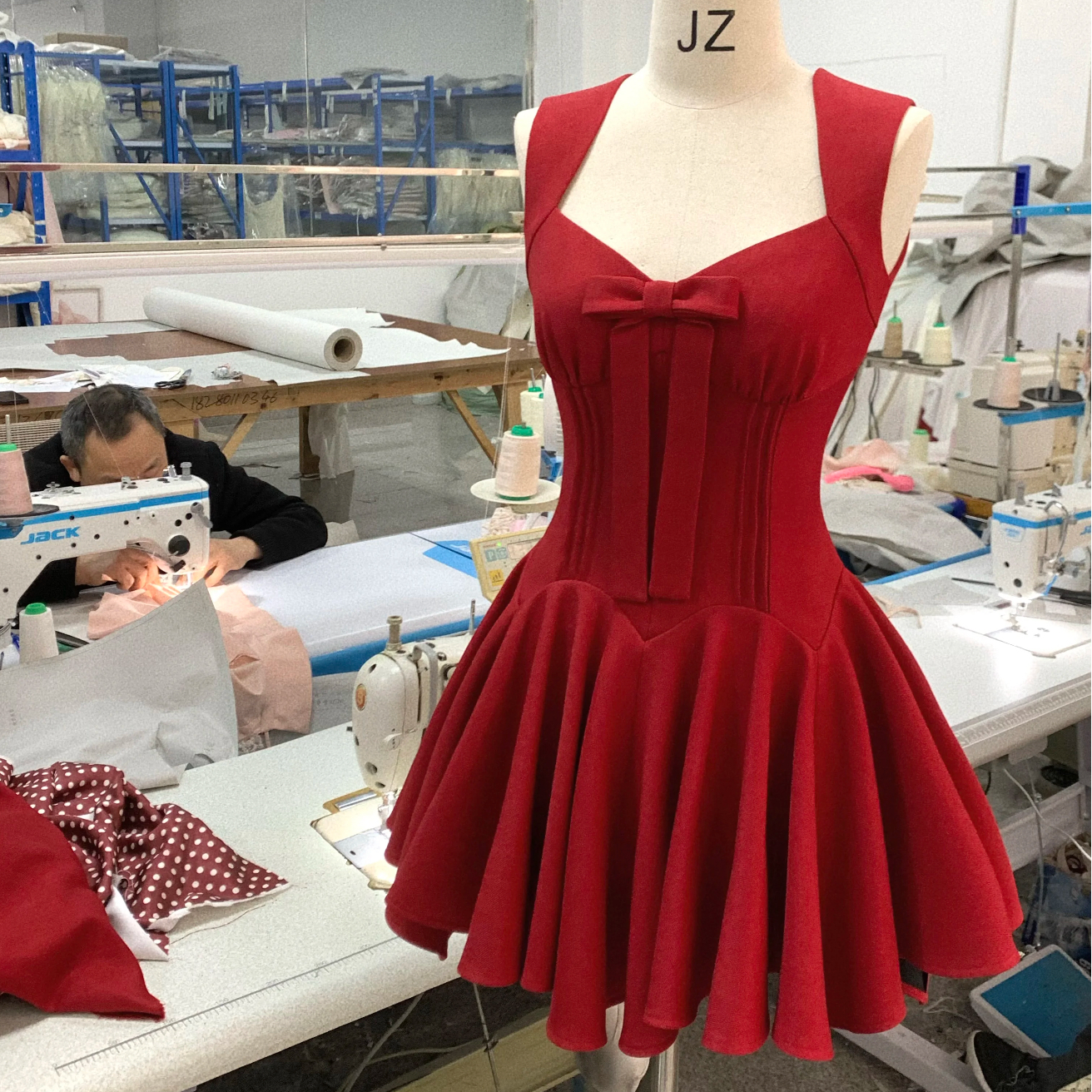 玫瑰人生 大裙摆法式裙子公主裙蝴蝶结千金感无袖收腰气质连衣裙