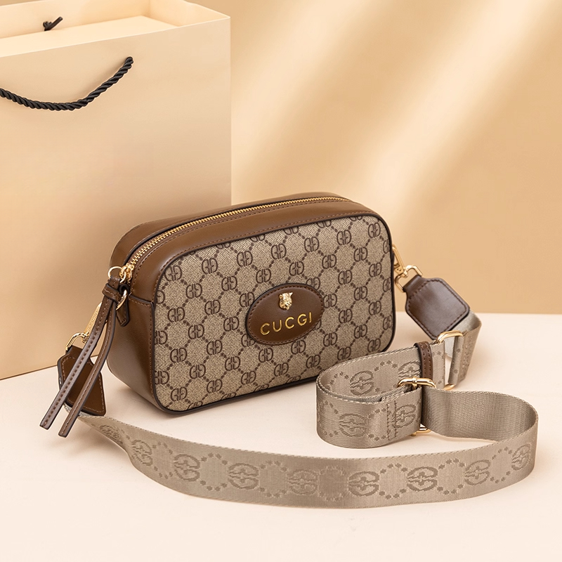 【香港品牌】2026新款虎头包女斜挎时尚轻奢设计感单肩宽带小方包潮