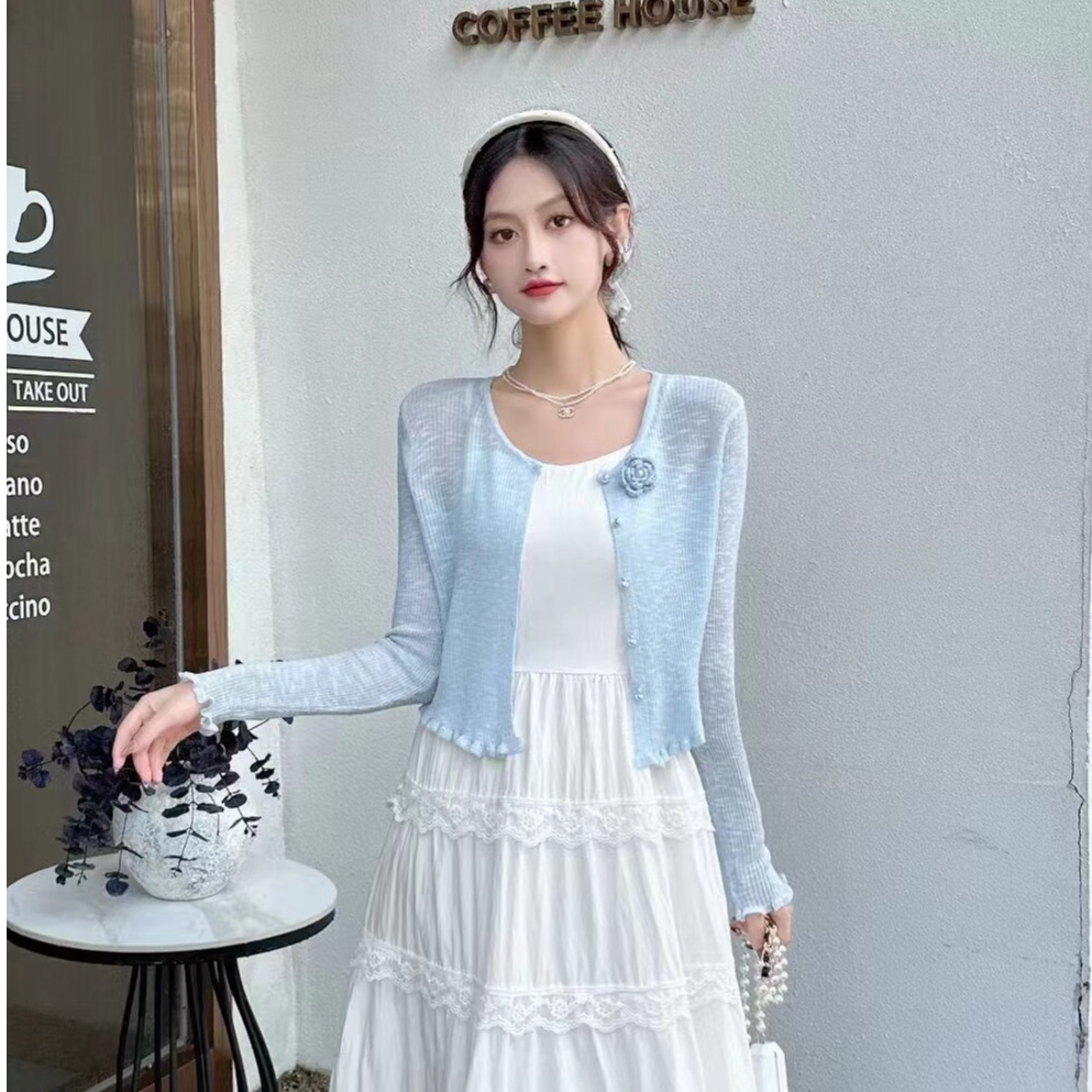 温柔风吊带裙外搭针织薄款开衫甜美带胸花设计感别致气质短款上衣