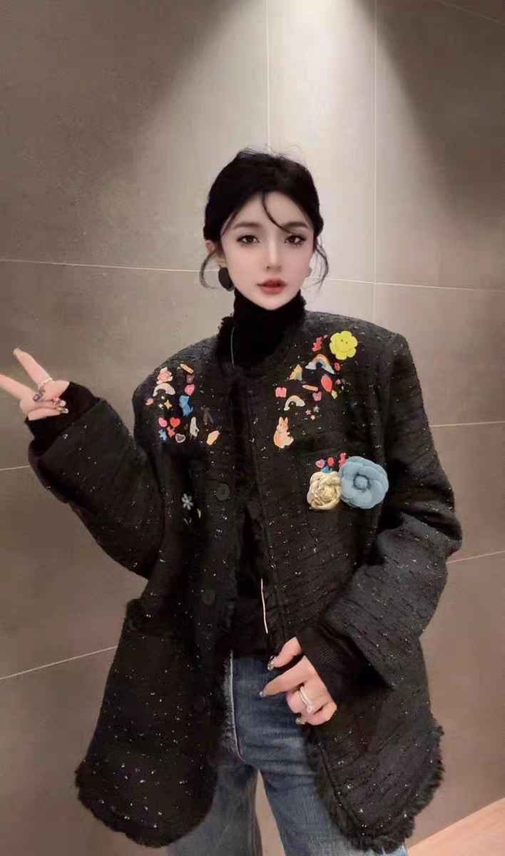 动漫卡通短款宽松型女秋季短外套厚款常规款中长款
