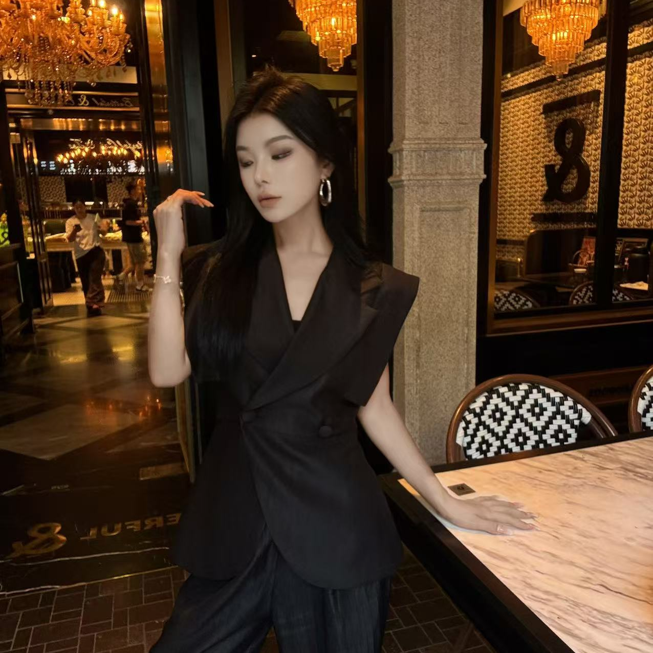 夏季高级感轻奢气场套装薄款设计感修身上衣+阔腿长裤显瘦两件套