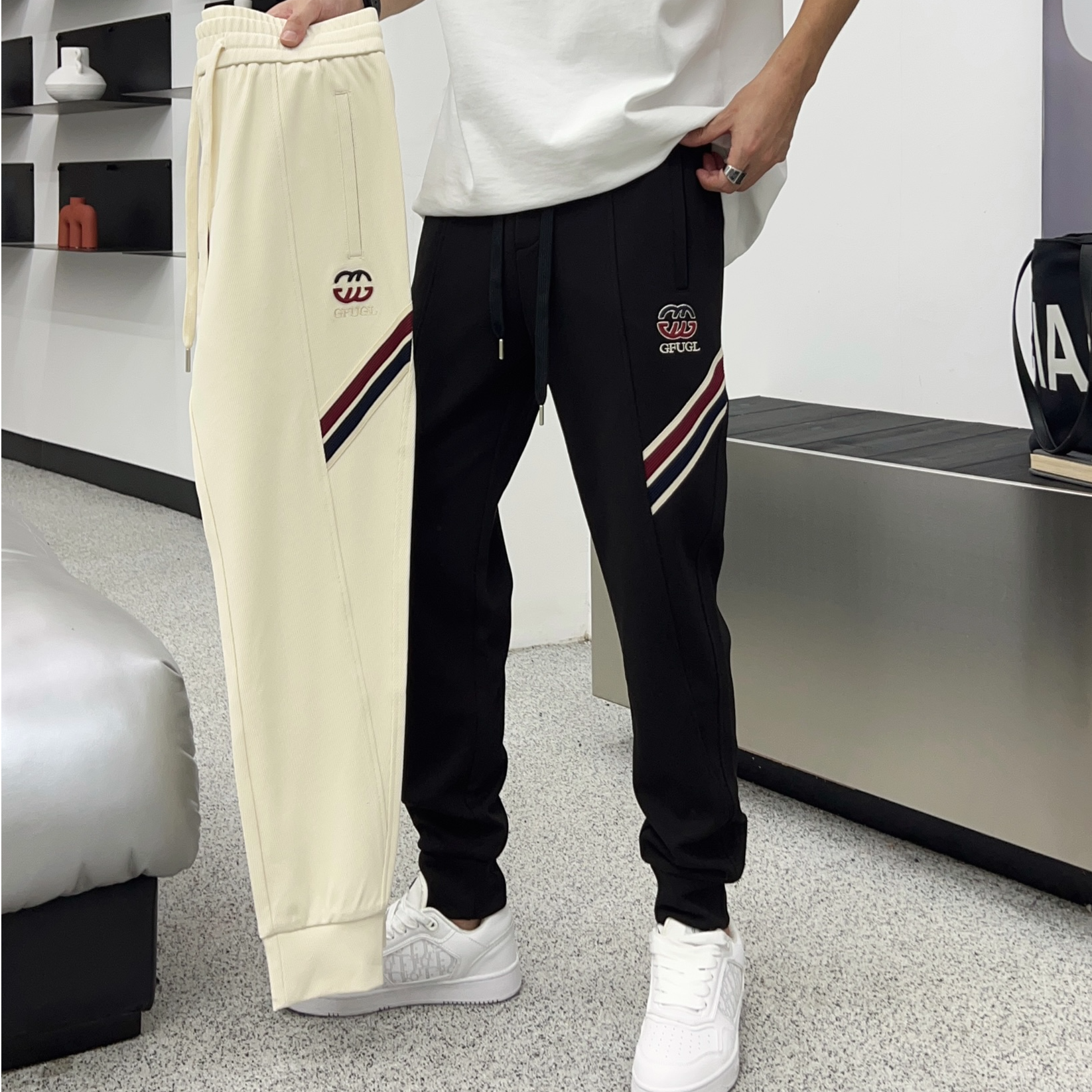 秋冬新款男士高品质轻奢休闲裤束脚修身时尚百搭织带拼接刺绣长裤