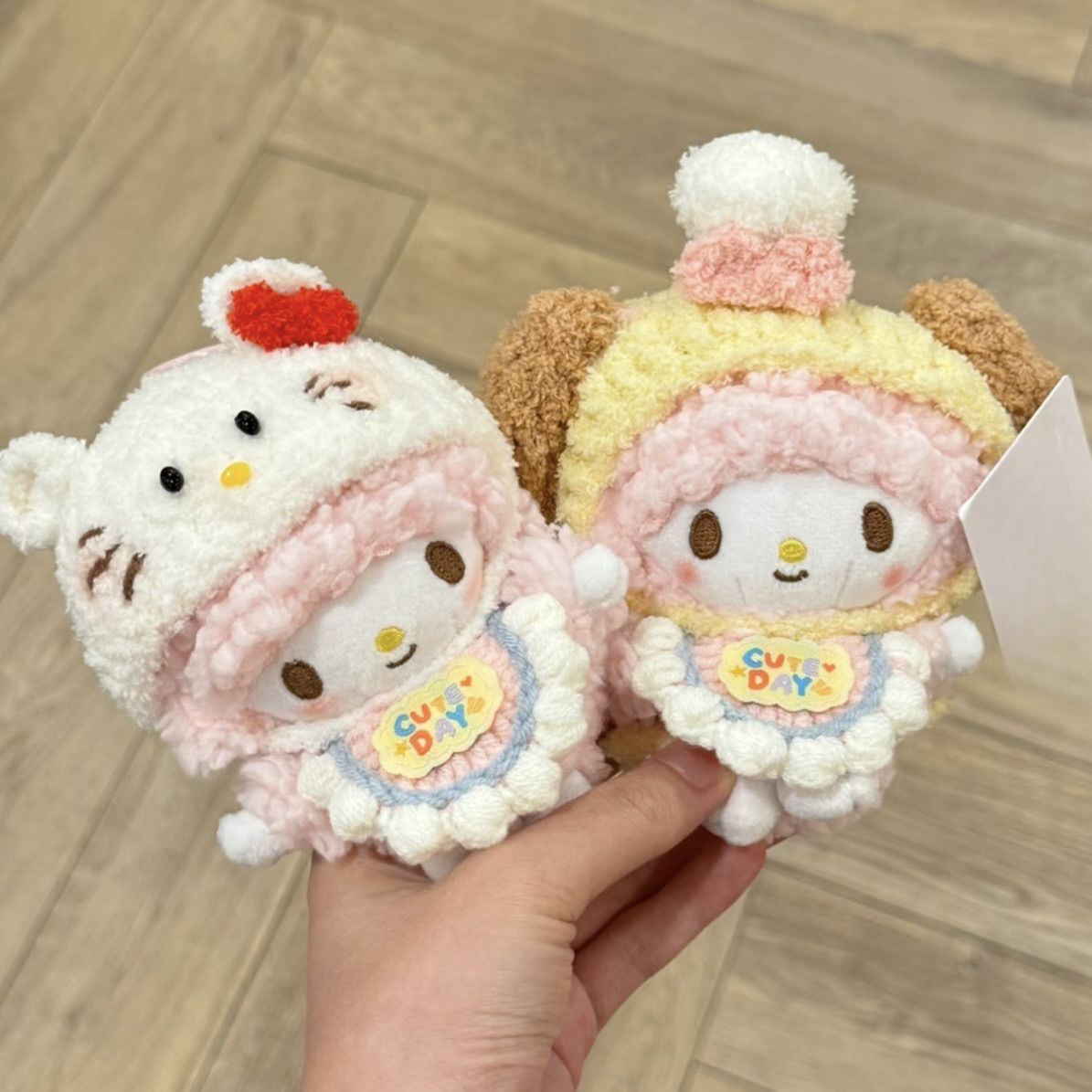 新款变装小羊围兜宝宝包包挂件汽车钥匙扣挂饰可爱毛绒玩偶礼物