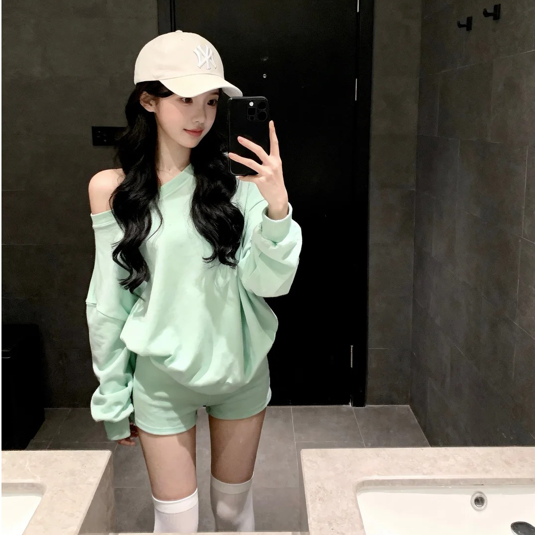 百搭时尚套装斜肩上衣性感辣妹休闲通勤风少女法式短裤时尚套装女