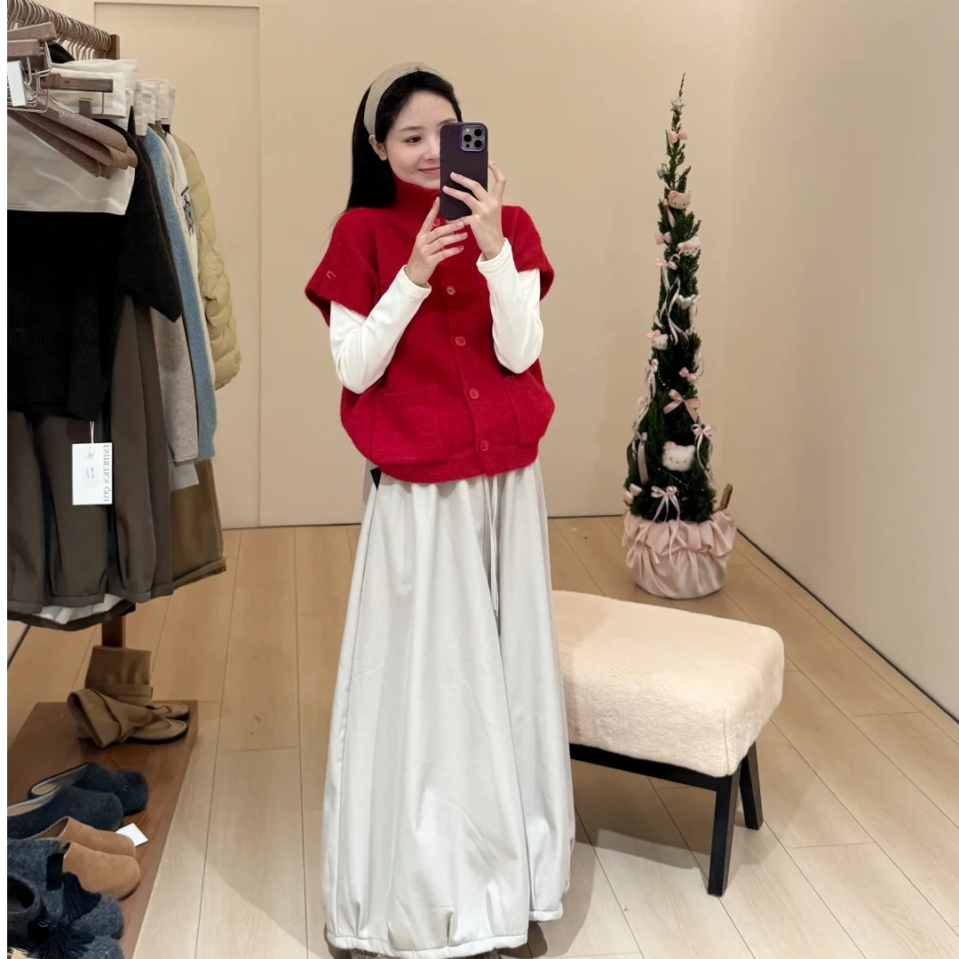 2026春季新年穿搭一整套女韩系慵懒风打底衫红色马甲灯笼裤三件套