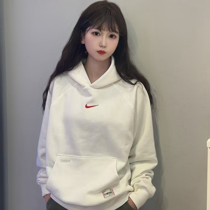 耐克（NIKE） 男款蛇年迎新白色宽松版型连帽加绒卫衣HV8206-133