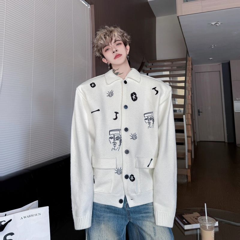 2025秋冬小众图案绣花设计感翻领针织衫男韩版小香风加厚垫肩毛衣