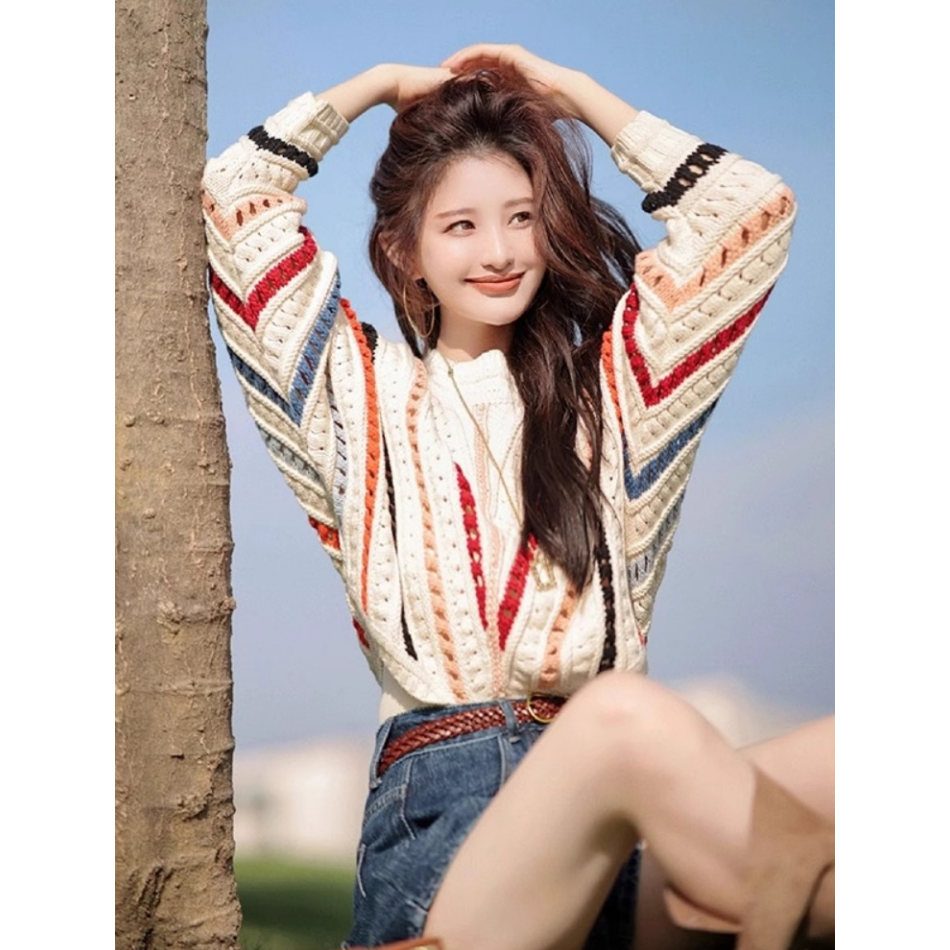 慵懒风彩虹条纹镂空针织毛衣女春秋款宽松开衫百搭洋气蝙蝠袖上衣