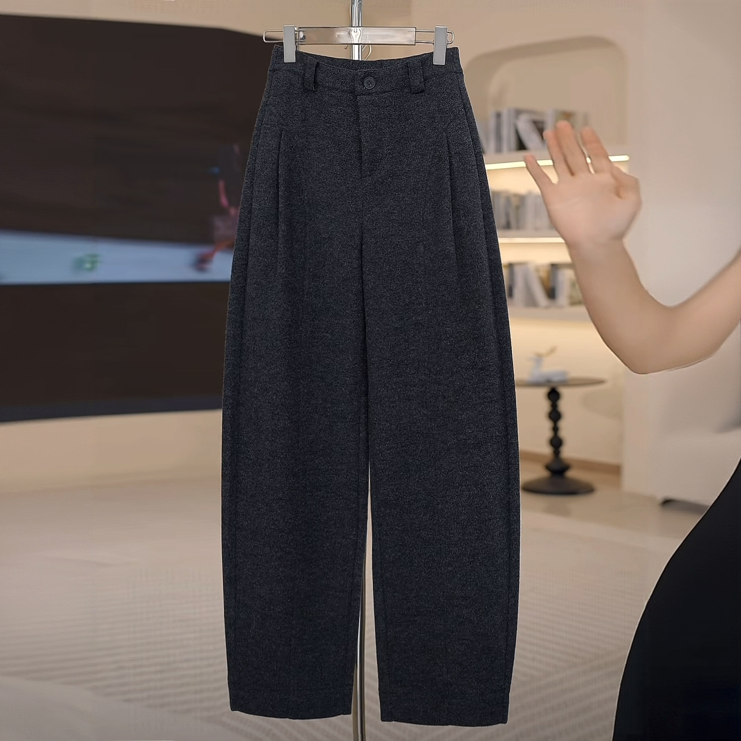 高档羊毛料子裤秋冬女士宽松休闲裤加厚保暖阔腿毛呢裤新款香蕉裤