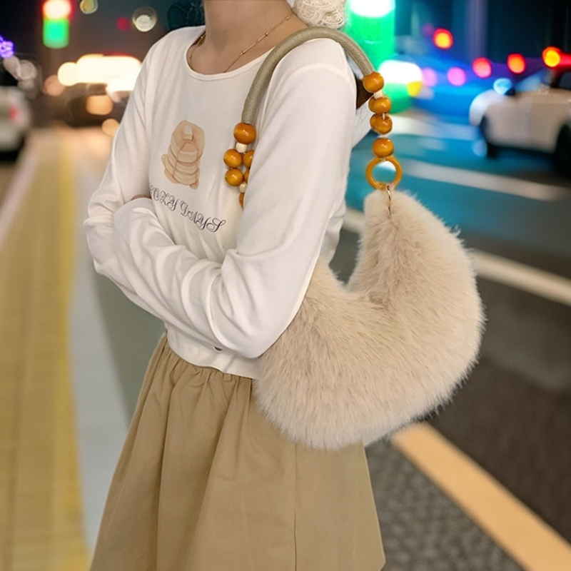 2025新款潮韩国小众毛绒绒单肩包秋冬超火木珠手提毛毛饺子包包女