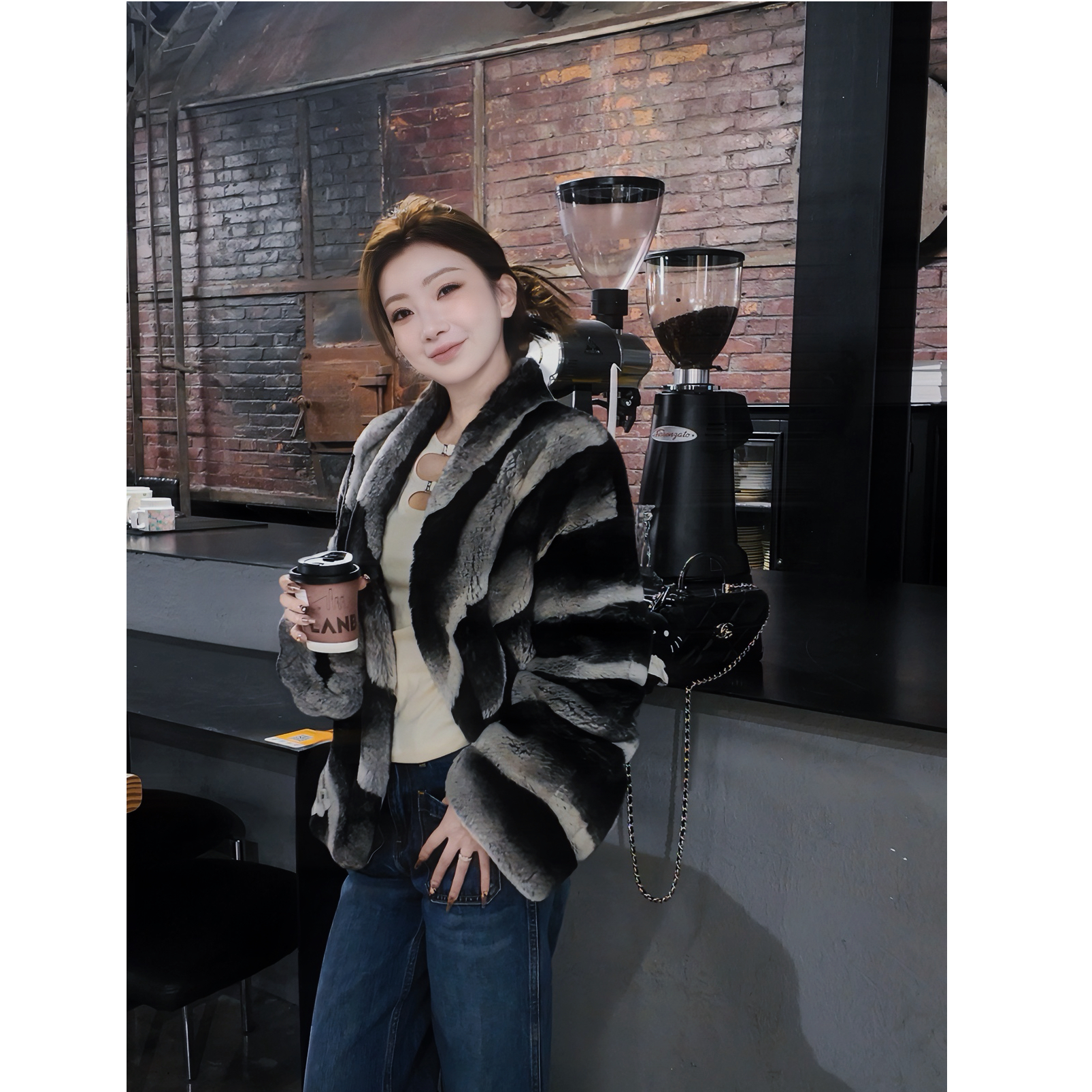 QIXIAOYAO.皮草丝绒青紫蓝兔皮毛一体皮草外套冬季新#YTZCQ25T47