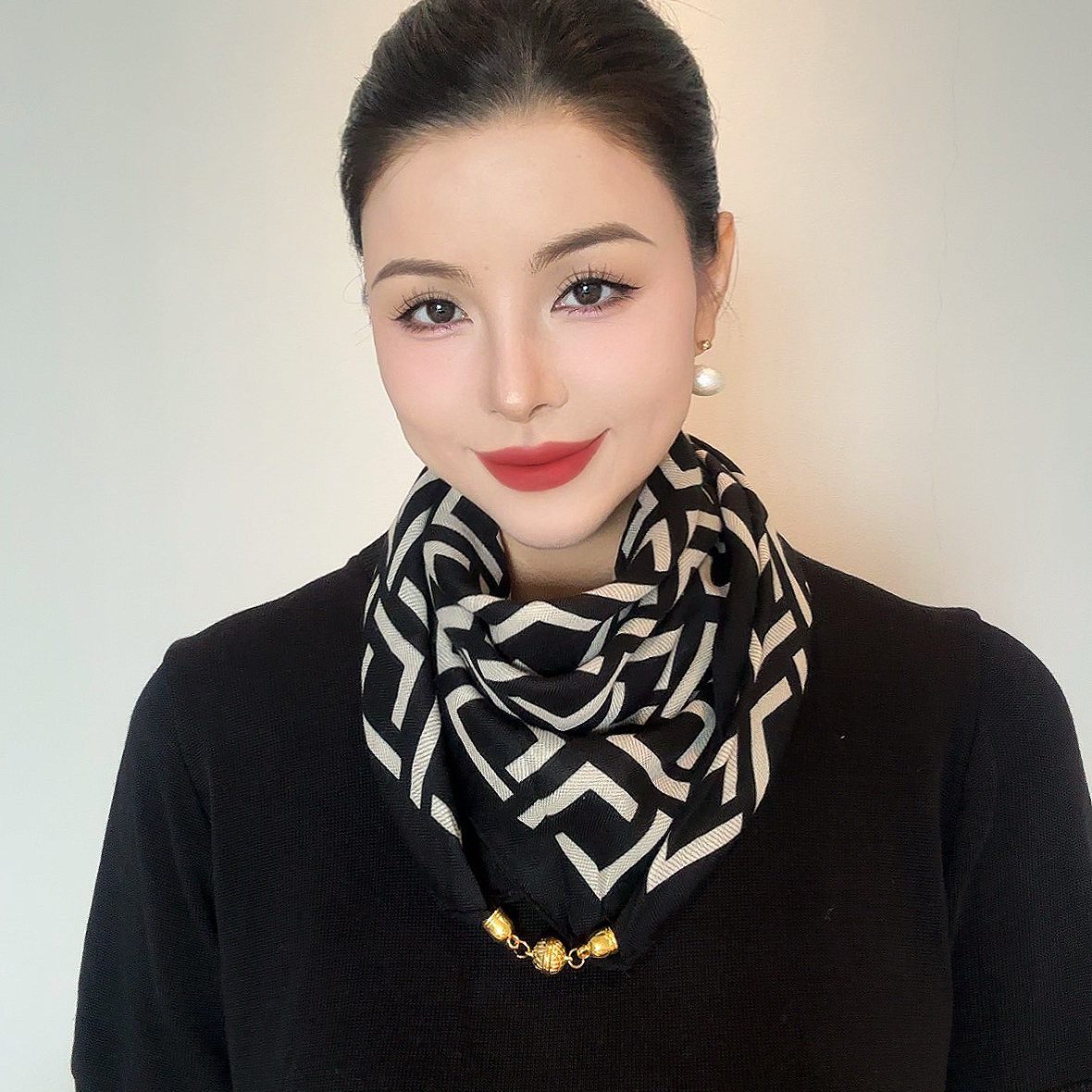 【柏依】围巾女款爆款2025新款冬季保暖秋冬复古时尚丝巾小方巾围脖