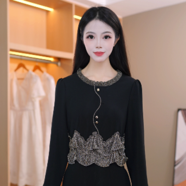 2025早秋新款时尚气质减龄优雅设计感高级休闲遮肉收腰显瘦连衣裙