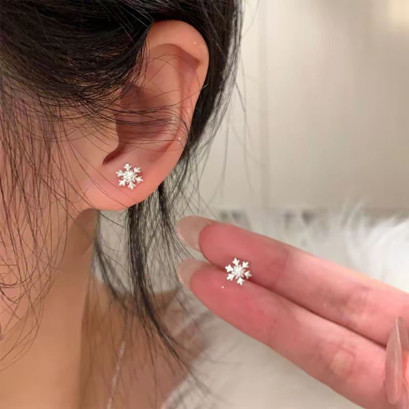 合金耳饰 SF【冬季新款】雪花螺丝耳钉睡觉免摘高级感耳饰女