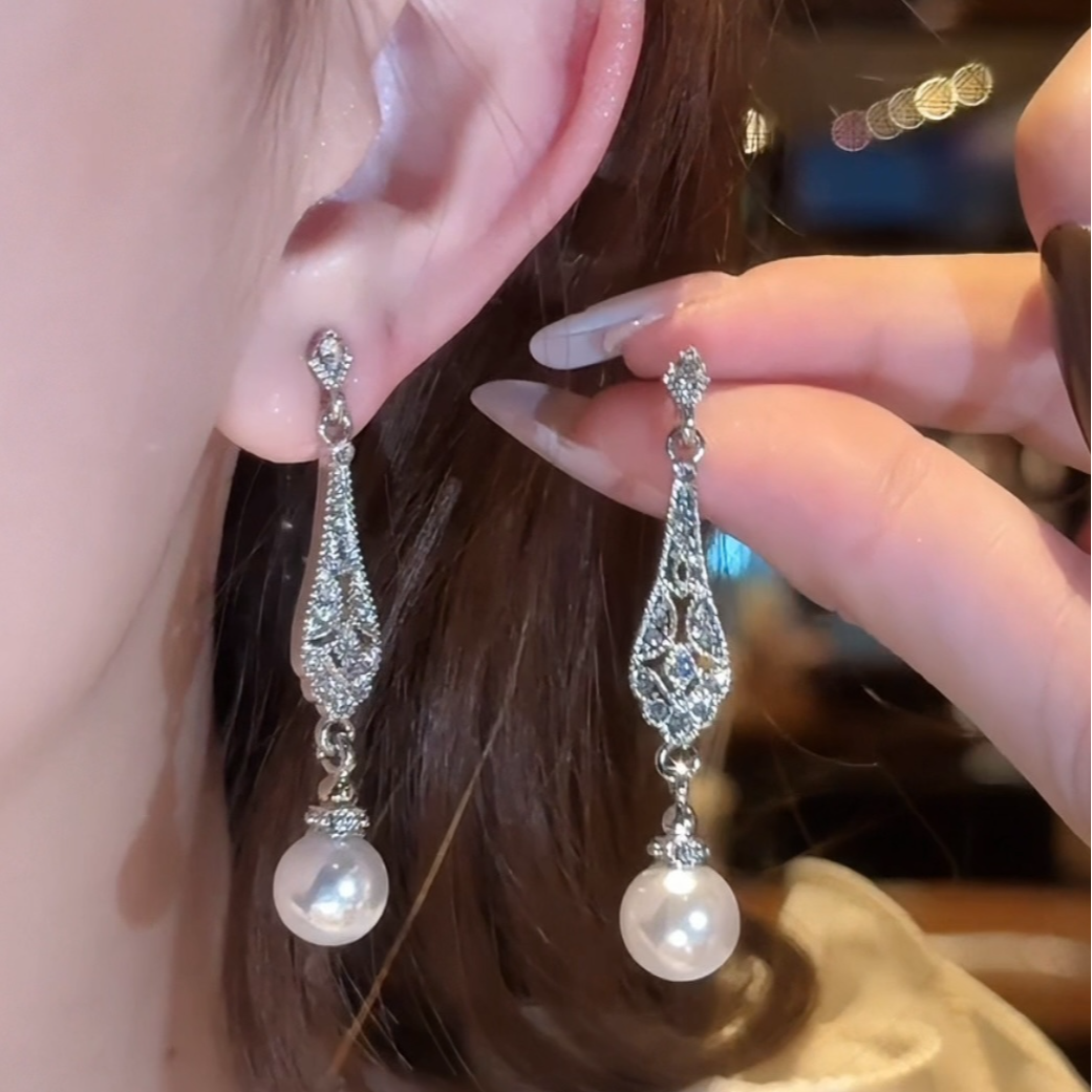 铜合金耳饰 银钻珍珠垂帘耳钉时尚轻奢个性耳饰新款耳饰