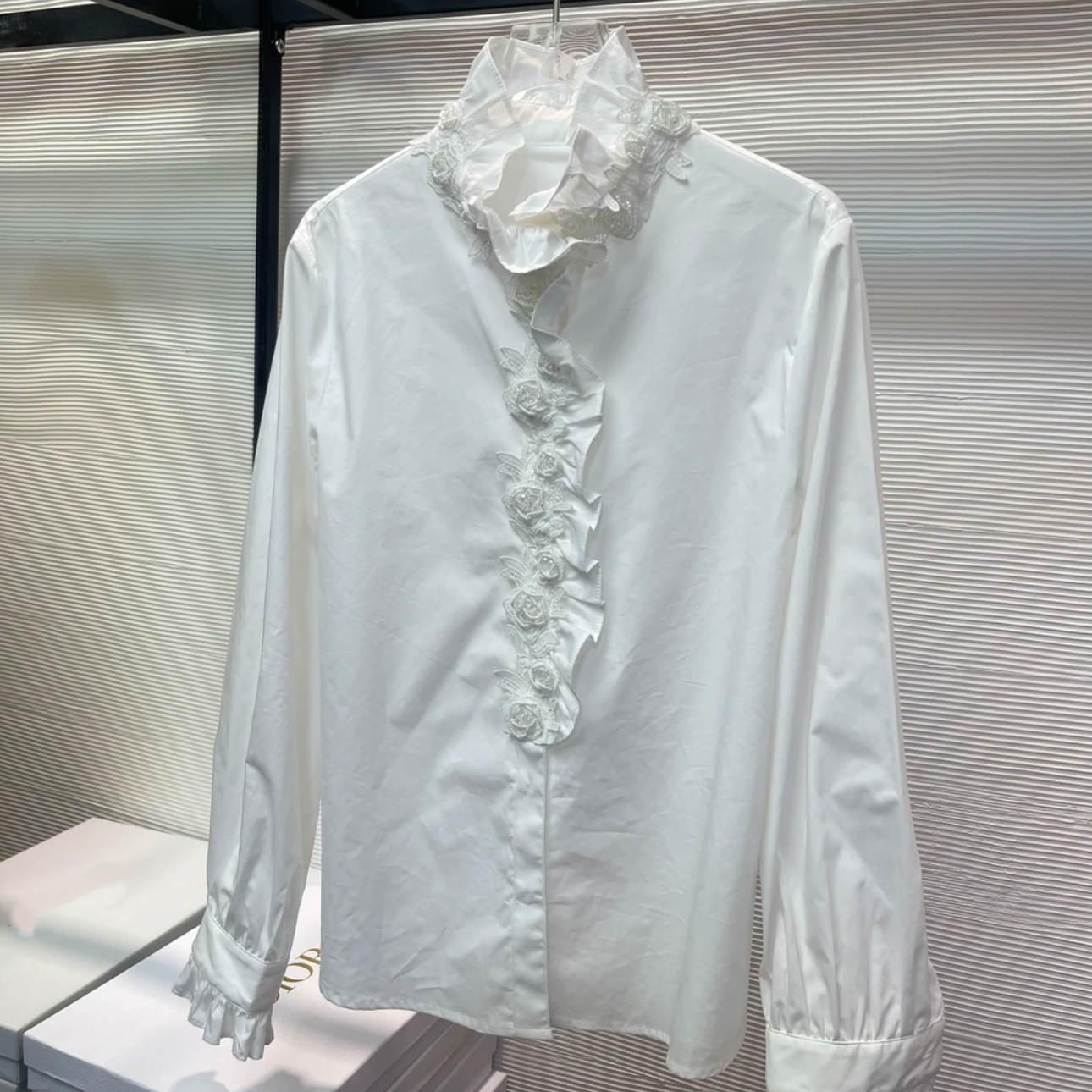 钉珠花边立领长袖衬衫女2025秋季高级感气质减龄内搭叠穿打底上衣