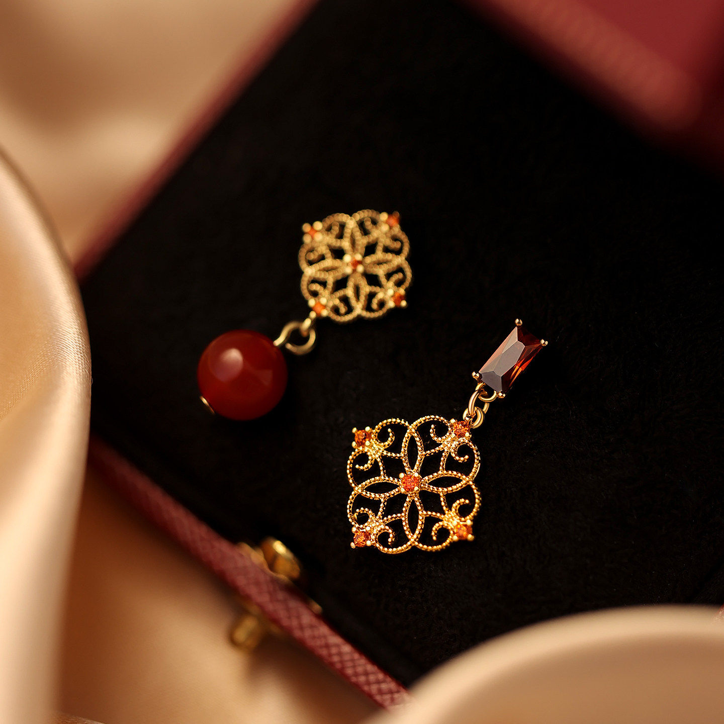 铜合金耳饰 红色花片耳钉轻奢耳环2026马本命年女耳饰过新年小众