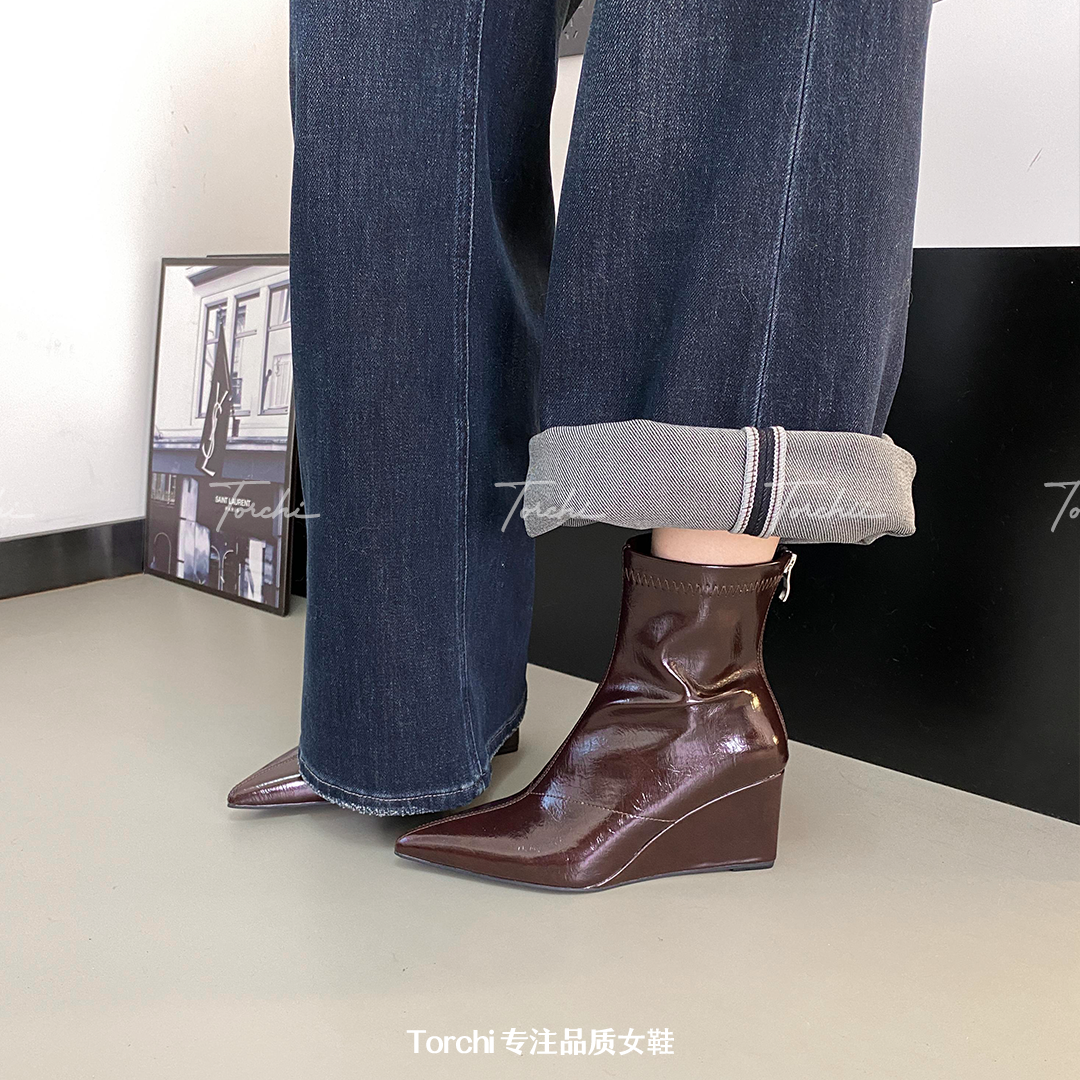 TORCHI/ 巨显瘦! /暴走高级质感棕色尖头坡跟高跟短靴后拉链瘦瘦