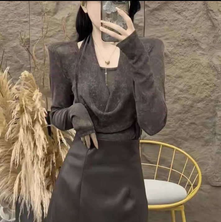 秋季两件套时尚挂脖网纱设计感长袖t恤女打底衫上衣+半身裙3377#