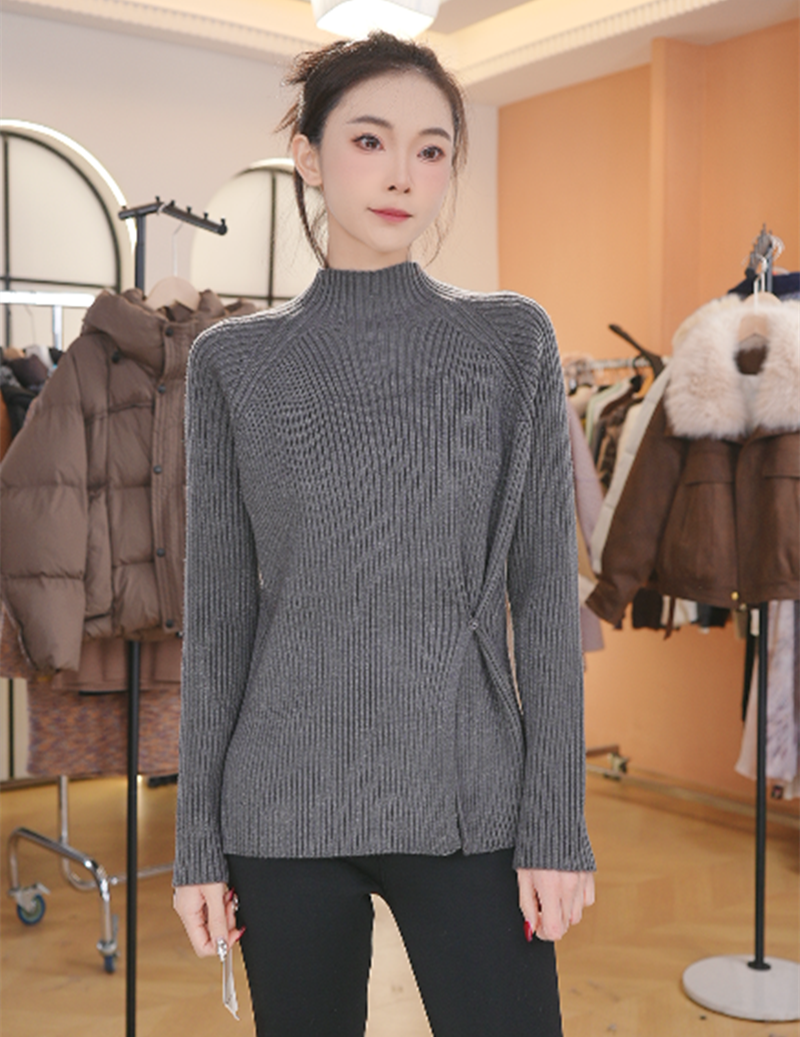 秋冬半高领毛衣女宽松设计感侧开叉慵懒风内搭加厚上衣针织打底衫