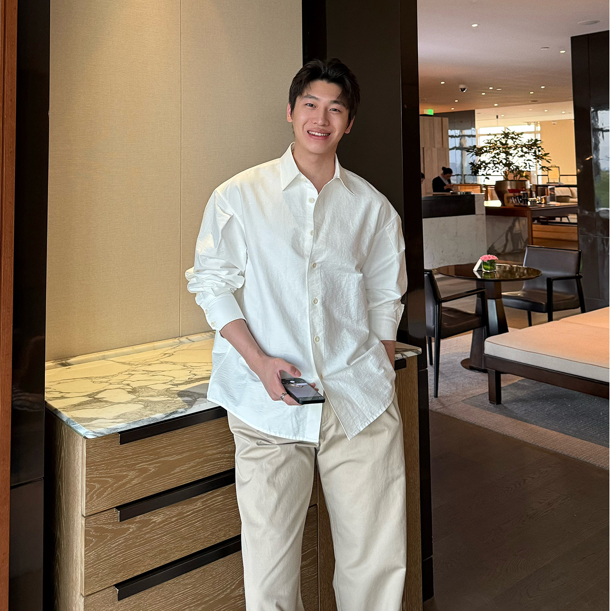 「REA SPECIAL」 肌理衬衫 落肩袖单排多扣简约时尚SW61170