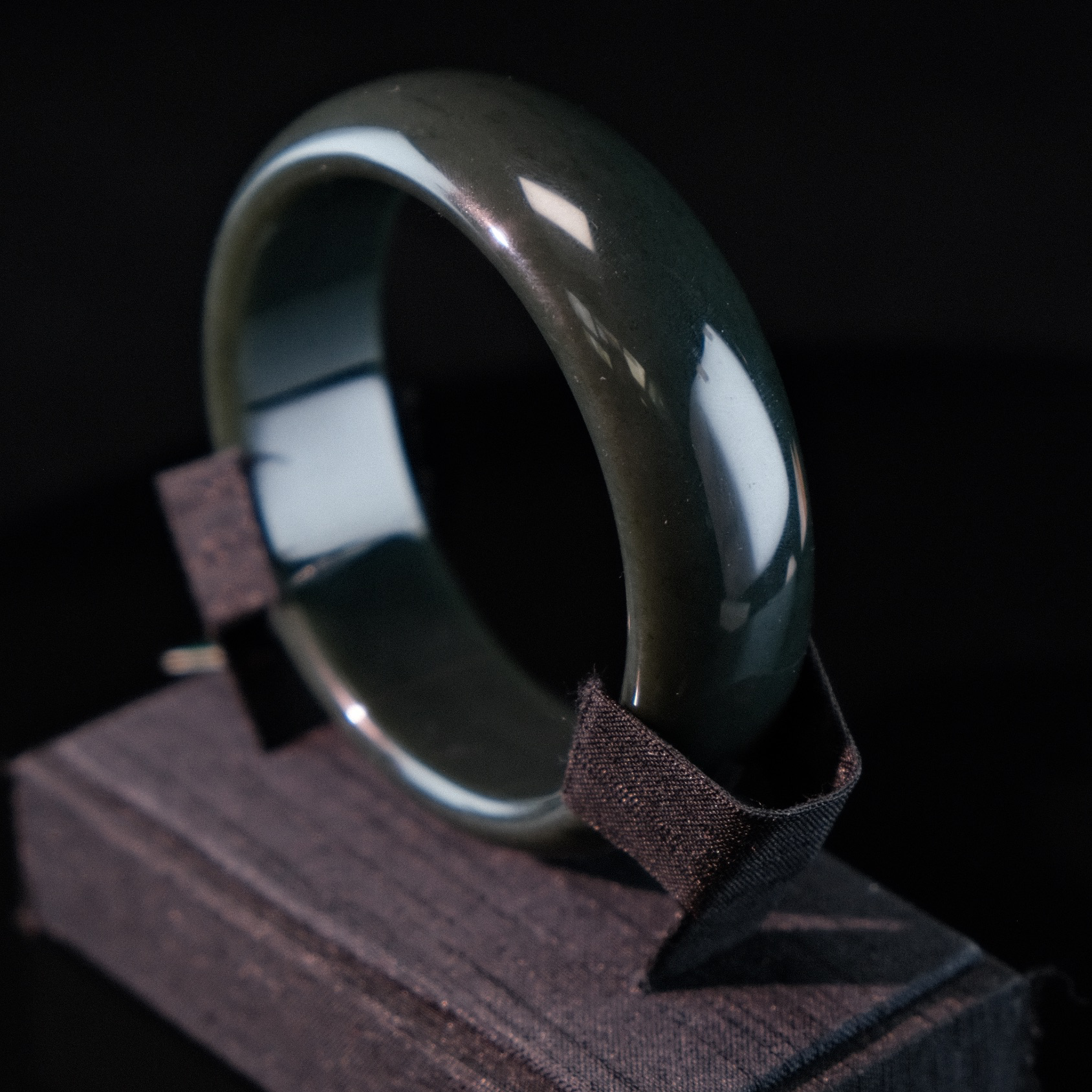 福璐百泽和田玉加宽青玉手镯（圈口57mm）