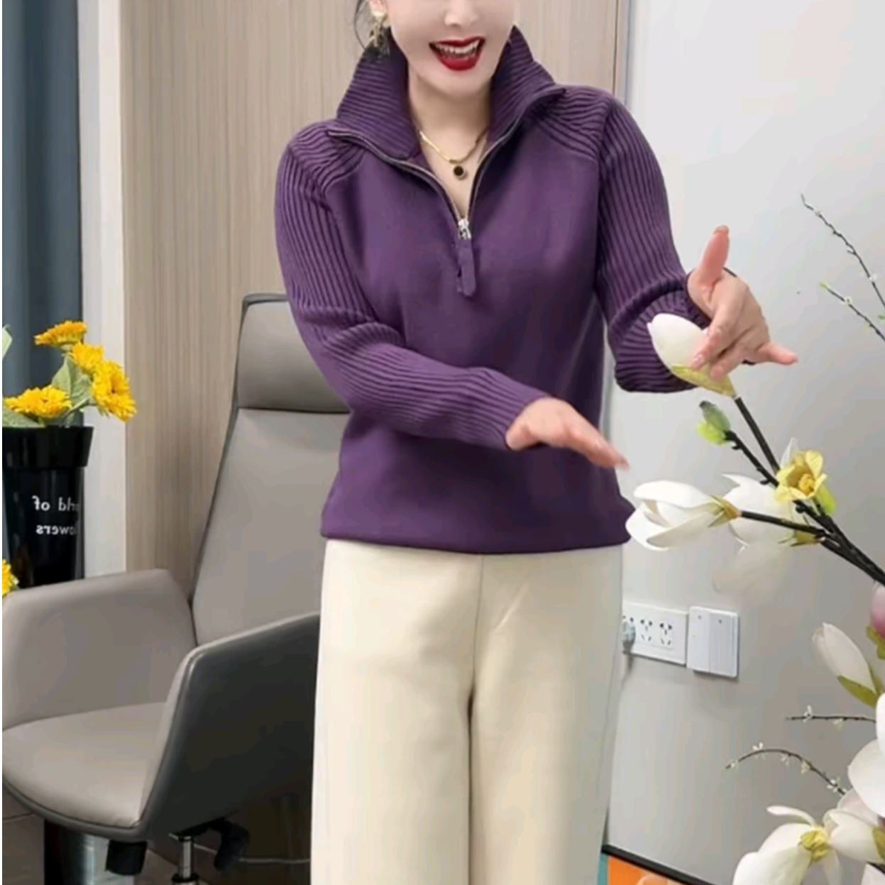 秋冬季新款时尚贵气妈妈纯色减龄装大码宽松型拉链龄显瘦针织衫女