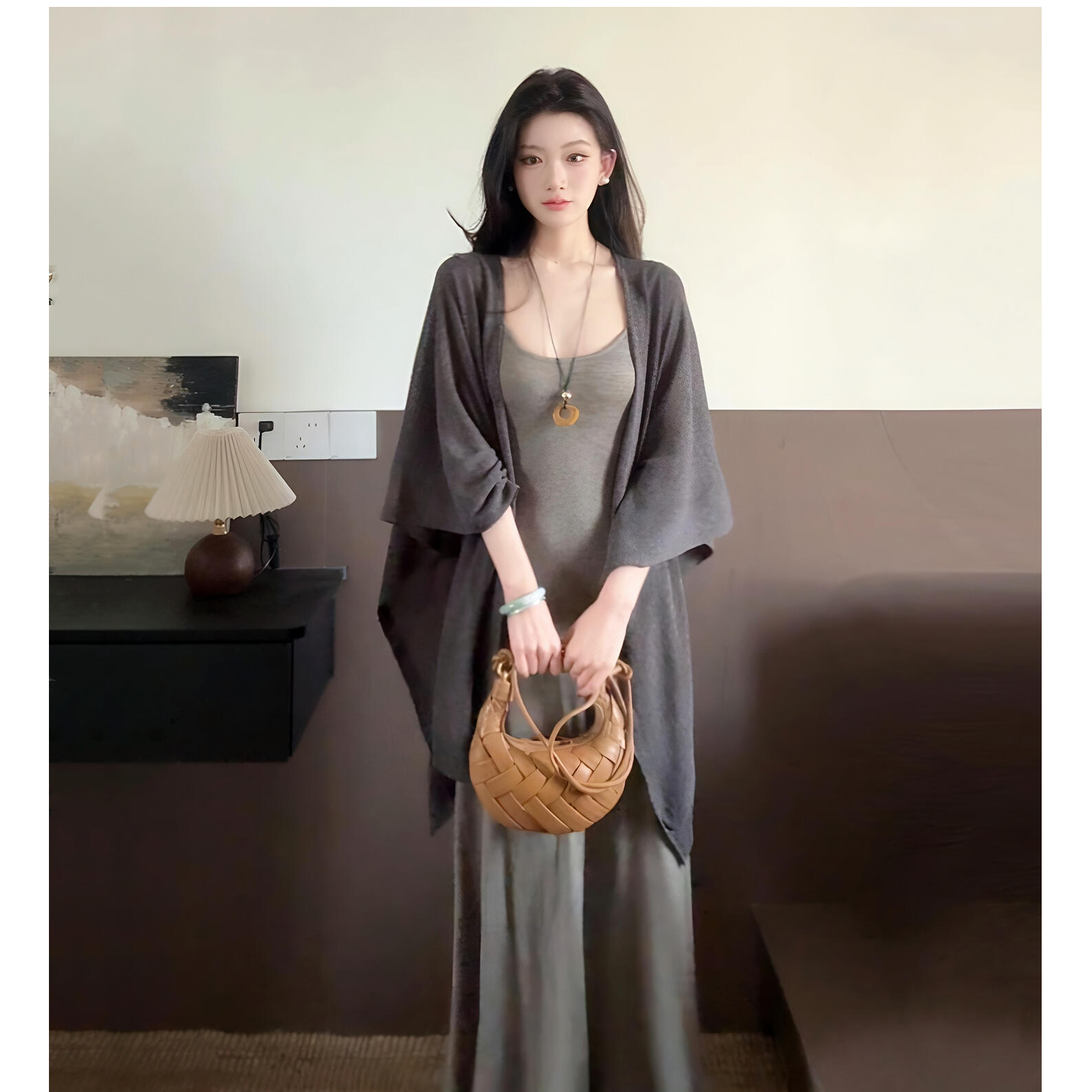 夏季新款小众洋气松弛感垂感吊带连衣裙女休闲防晒披肩两件套装