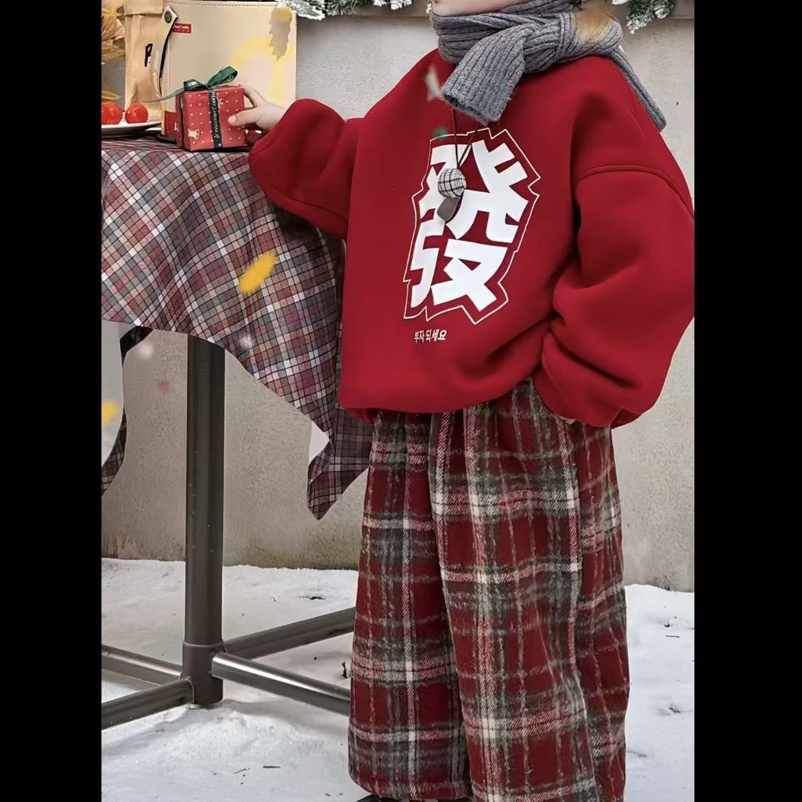 2025新款过年拜年圣诞冬季加绒加厚款儿童卫衣红色格子宝宝套装