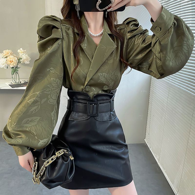 复古立体压花衬衫2024新款女轻奢高级感上衣宽松长袖西装领衬衣秋