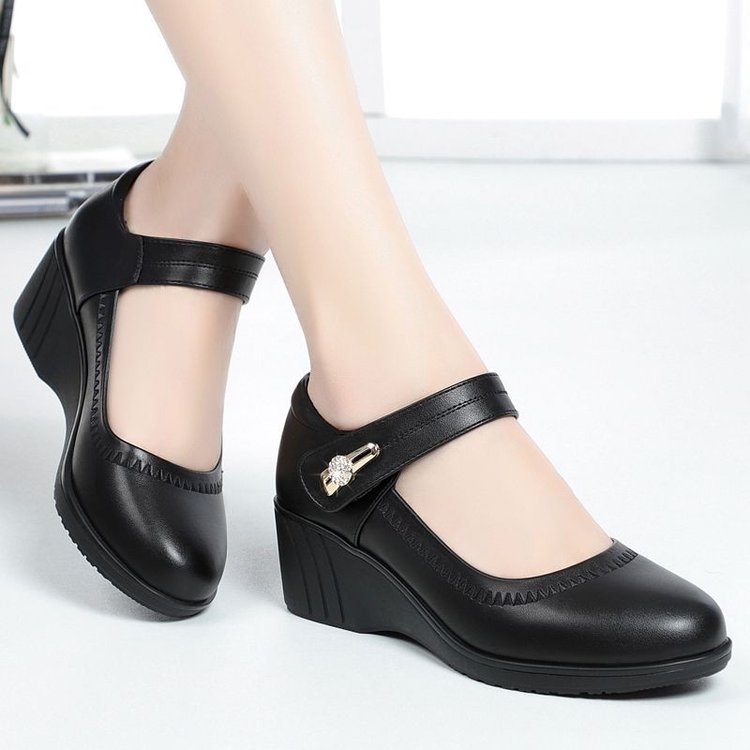 高品质真软皮单鞋女2024春秋季新款厚底妈妈鞋防滑坡跟中老年皮鞋