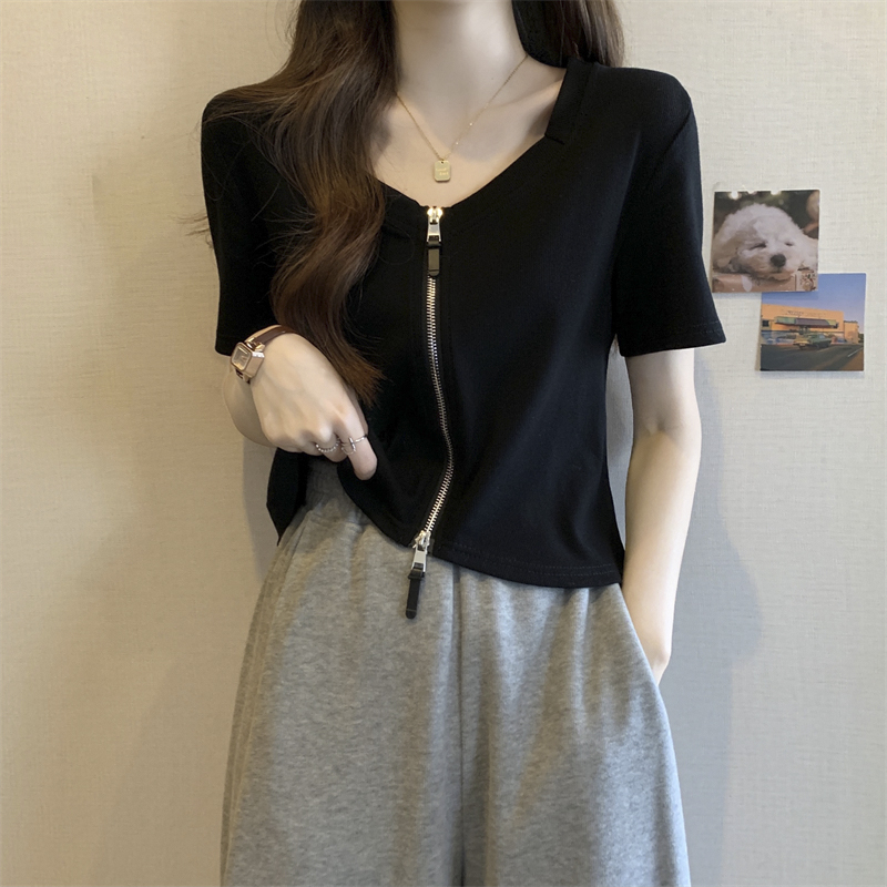 大码女装遮肚子正肩短袖T恤打底衫夏季胖mm百搭显瘦短款方领上衣