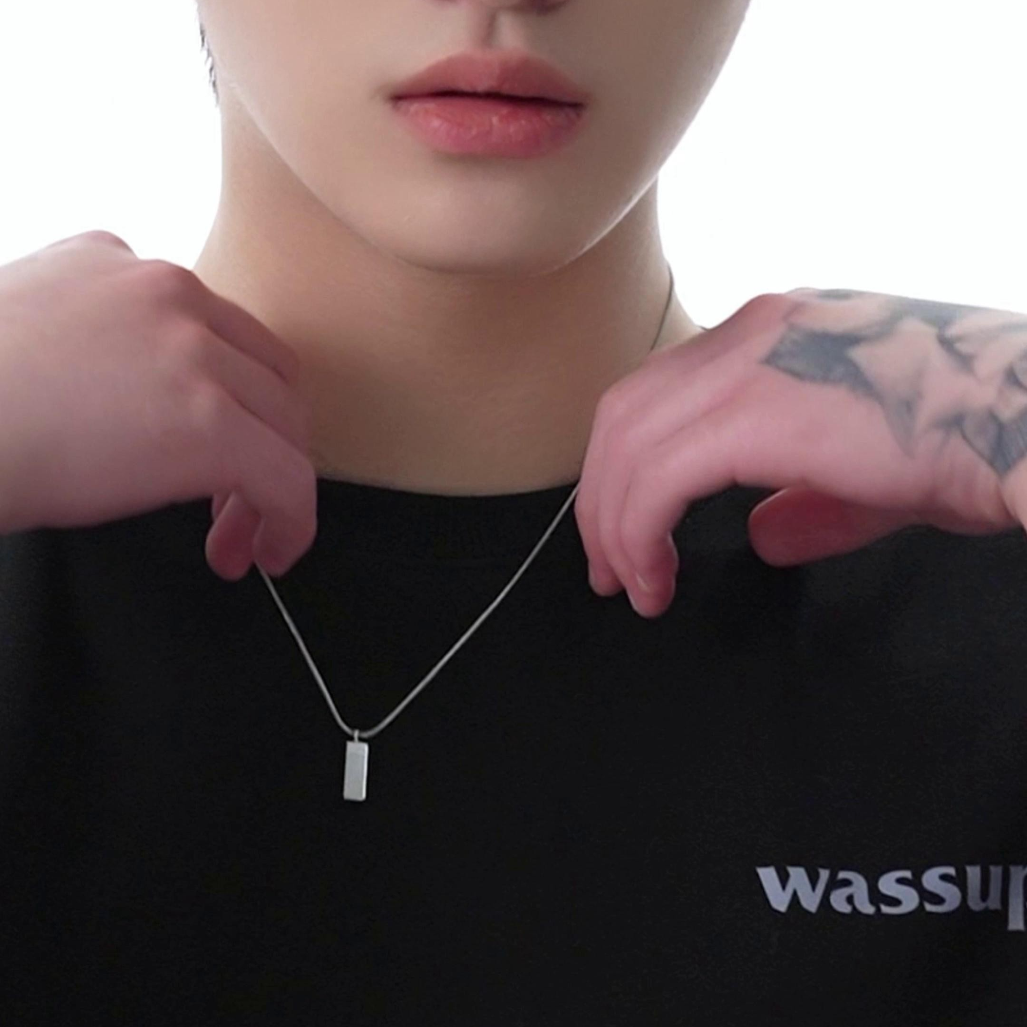 钛钢吊坠 小银砖蛇骨链不掉色轻奢简约中性风情精致锁骨项链吊坠