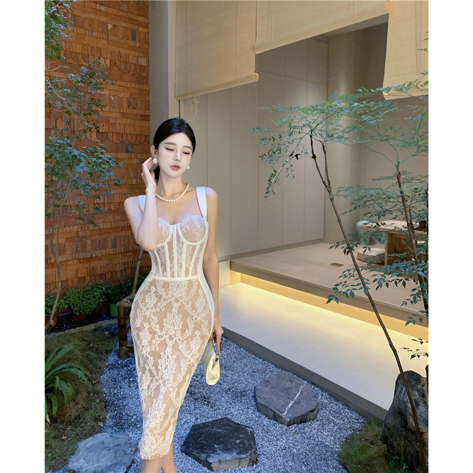 法式性感吊带连衣裙女装夏季2023新款蕾丝拼接无袖修身包臀中长裙